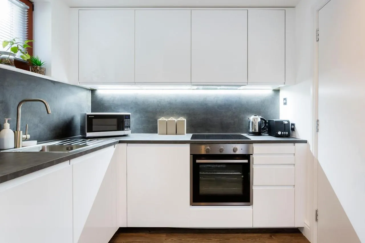 Park View Apartments London 0*,